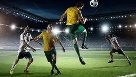 郑钦文抢七逆转赢下首局，暂时领先莱巴金娜——央视新闻客户端报道