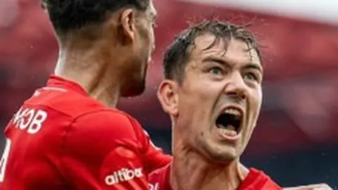 薛飞：Z世代乒坛新锐，胶着战局助力成长